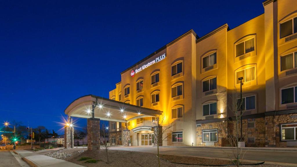 Best Western Plus Gallup Inn & Suites Main image 1